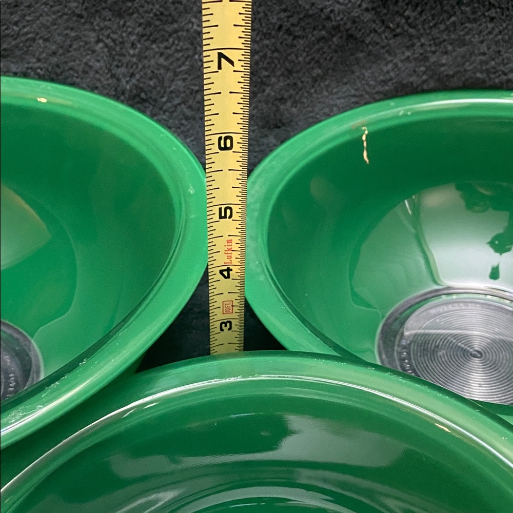 Vintage Pyrex Set of 3 Nesting Mixing Bowls 322 323 325 Green
Clear Bottom - Picture 13 of 16